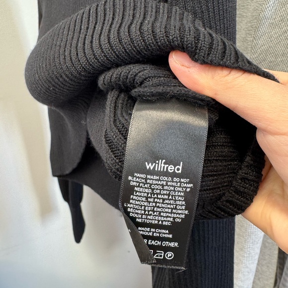 Aritzia Ribbed Sweater - Picture 2 of 3